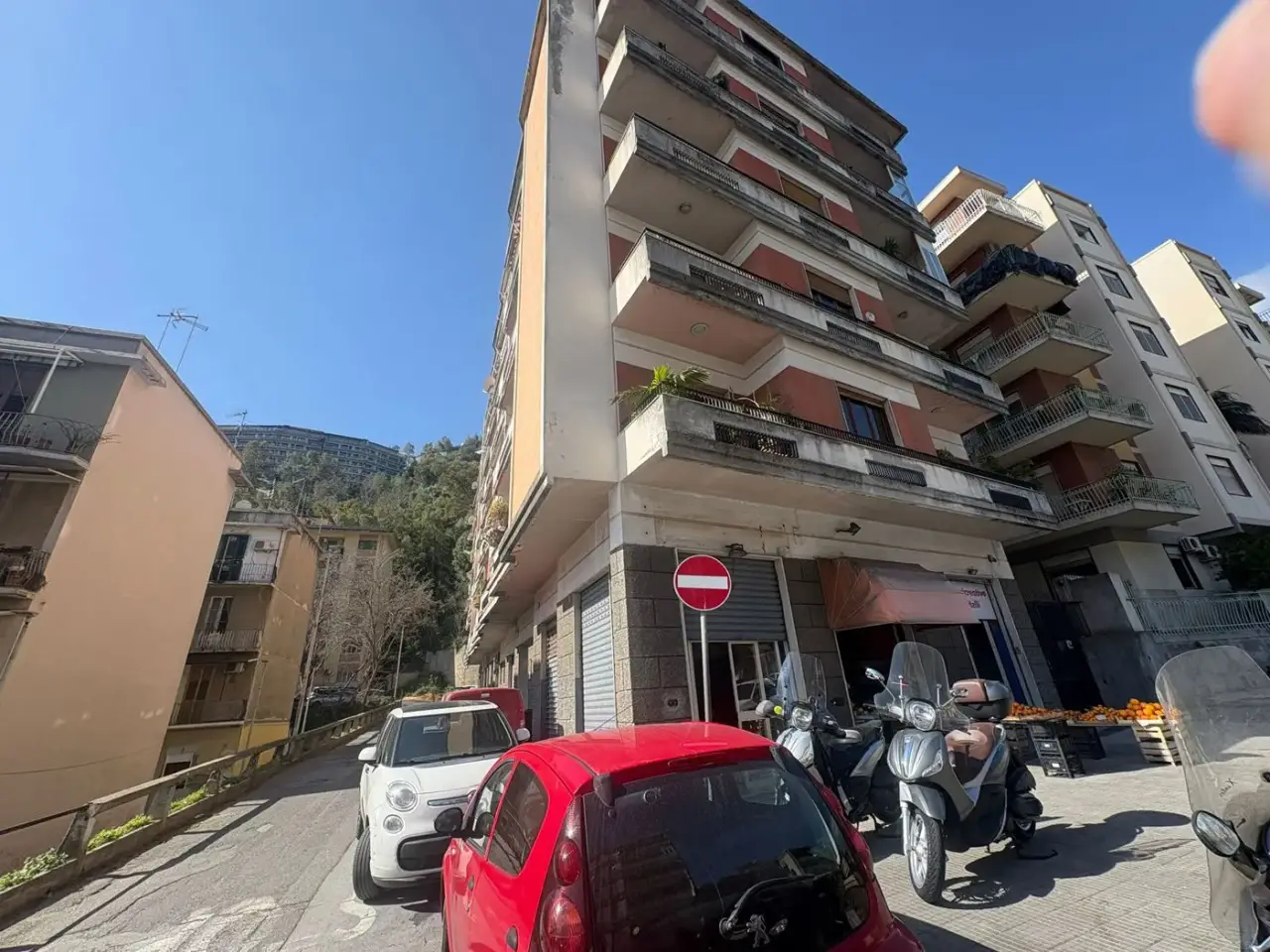 Negozio in Via Pietro Castelli 64, Messina, {3} - Foto 2
