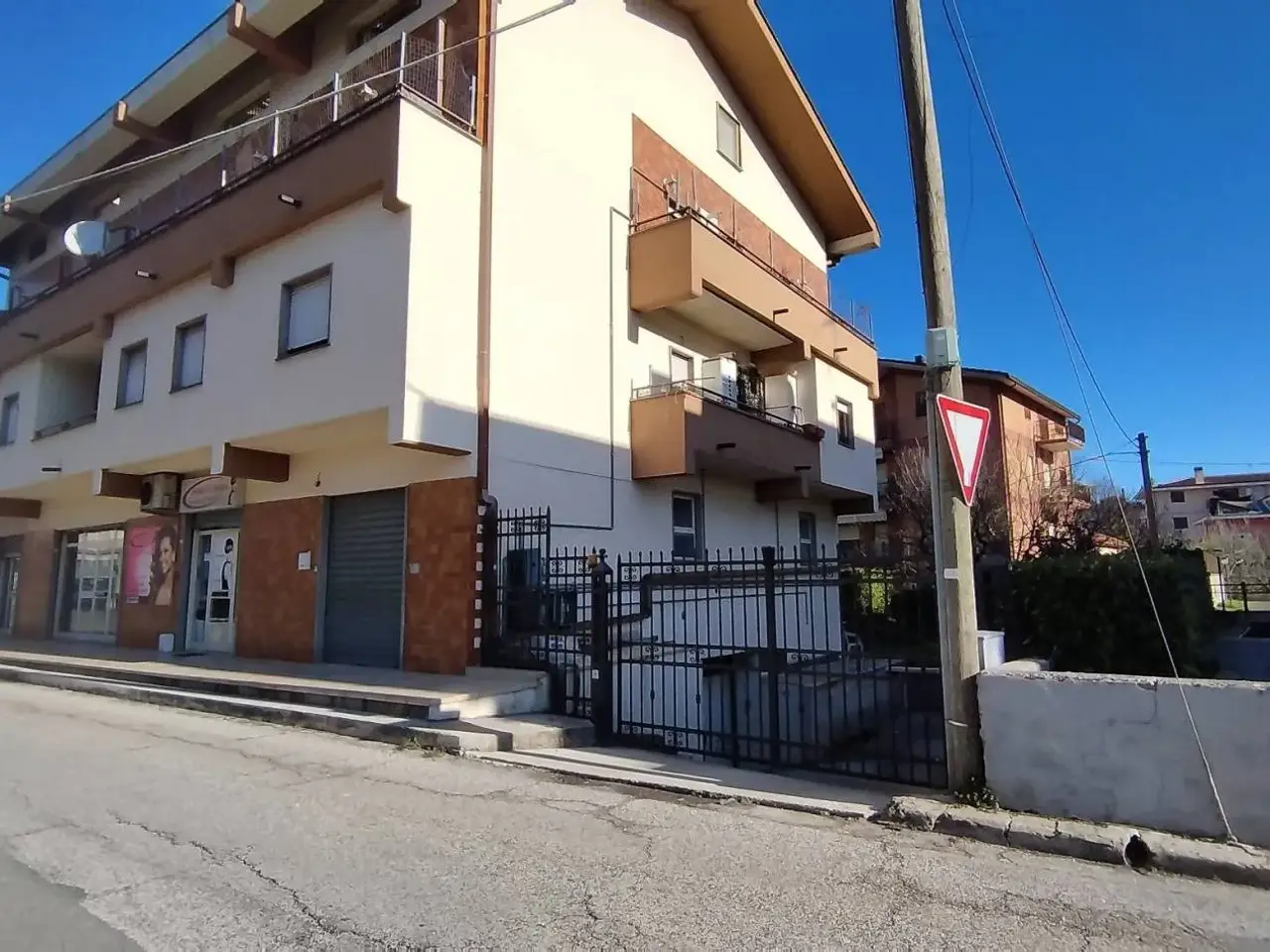 Negozio in Via di Villaromana 7, Carsoli, {3} - Foto 1