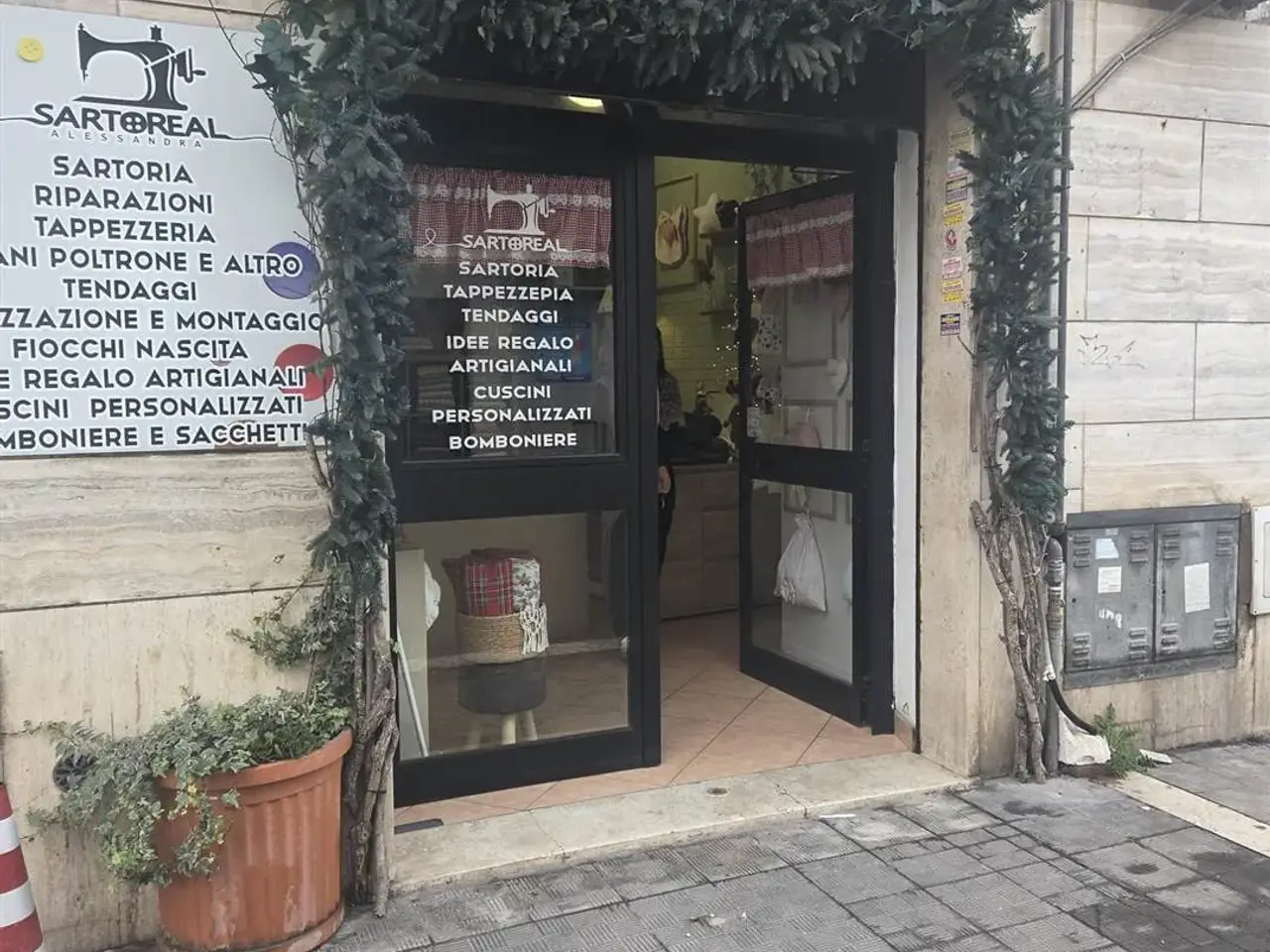 Negozio in Via Santa Maria, Nettuno, {3} - Foto 2