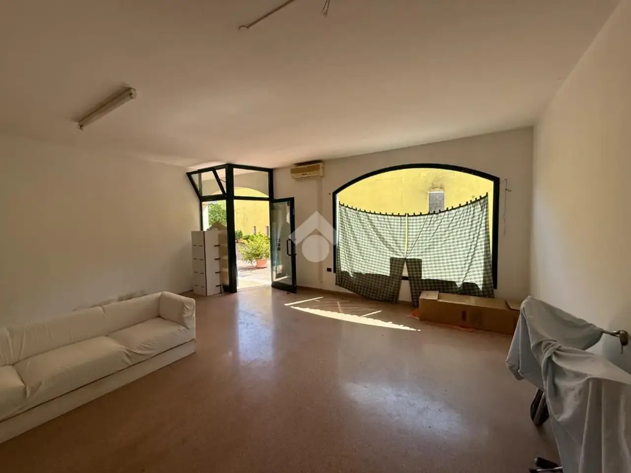 Negozio in Via Arasella 76, Isola Vicentina, {3} - Foto 2