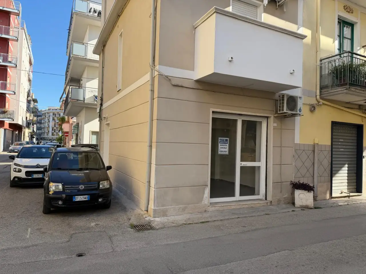 Negozio in Via Oreste d'Anzilio N.10, Battipaglia, {3} - Foto 2