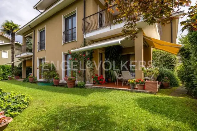 4-room flat in Via Giulio Giordani, Varese - Photo 1