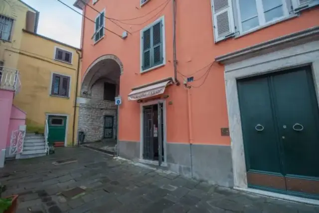 Shop in Piazza Luni, Sarzana - Photo 1