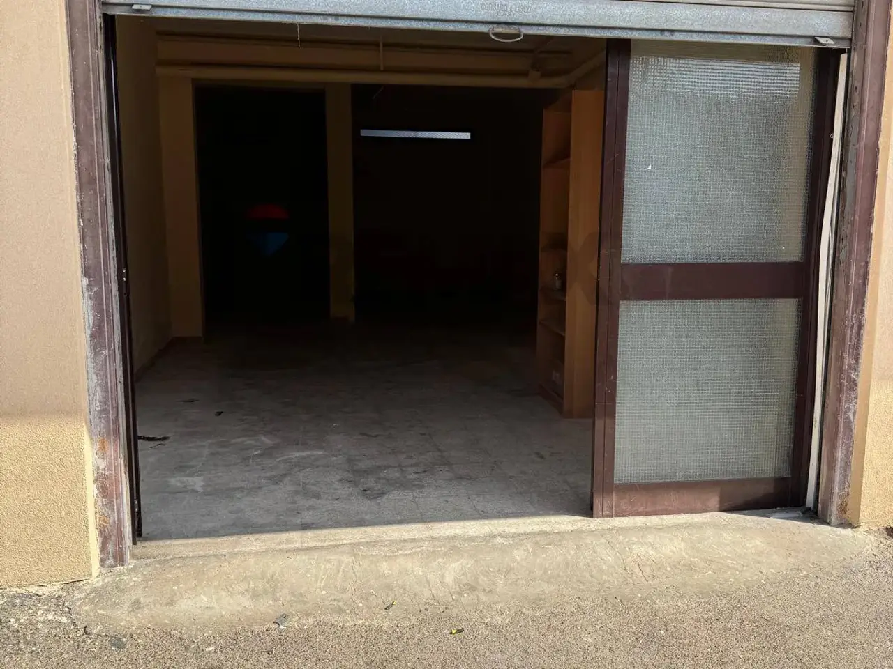 Magazzino in Piazza Federico II di Svevia 6, Valenzano, {3} - Foto 1