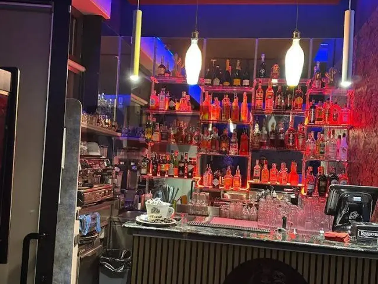Esercizio commerciale in , Milano, {3} - Foto 1