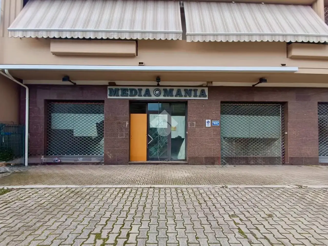 Negozio in Via Guglielmo Marconi 3, Giulianova, {3} - Foto 1
