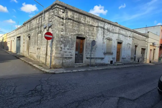 Einfamilienhaus in Via Gabriele d'Annunzio 7, Sava - Foto 1