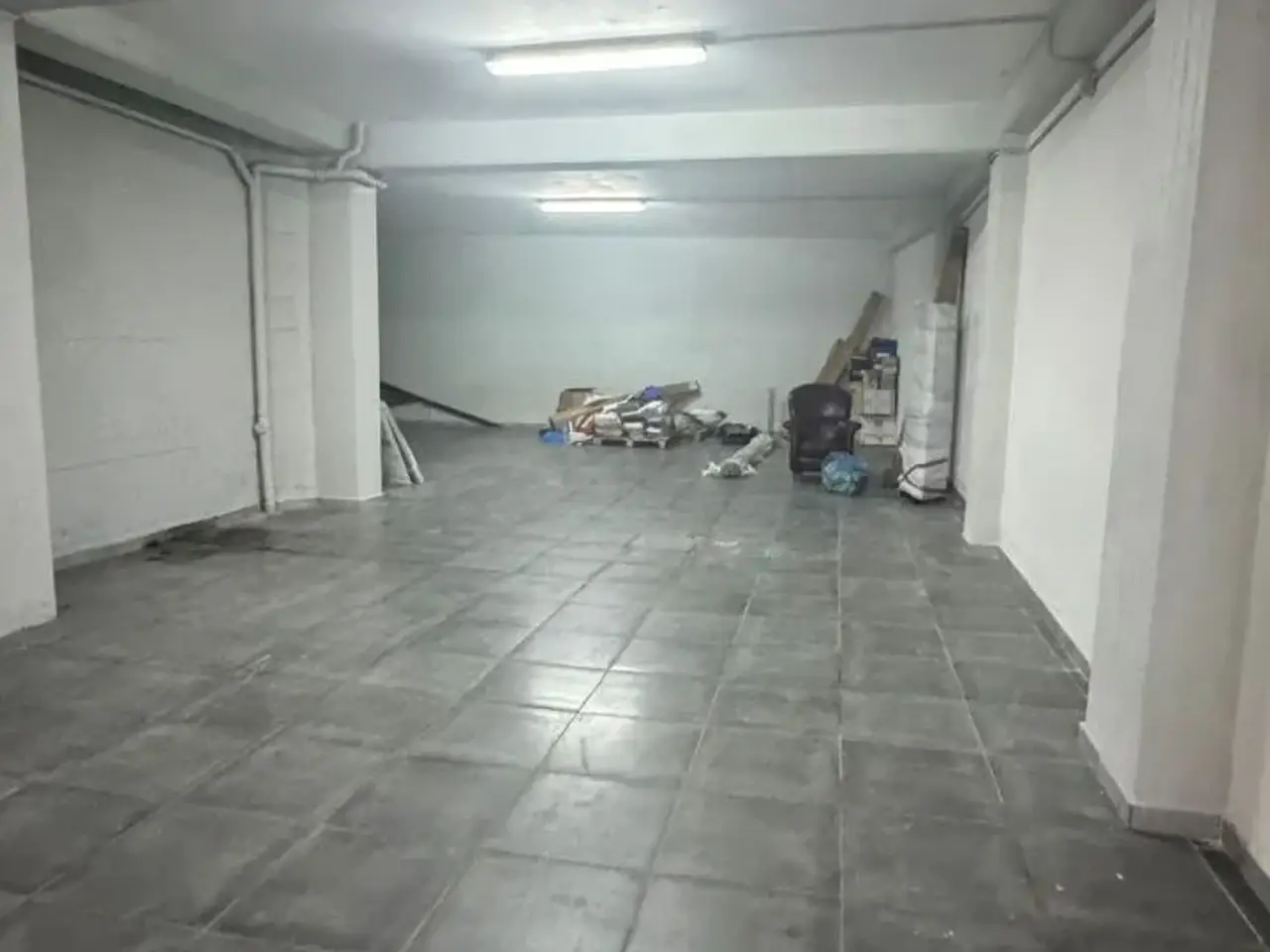 Parcheggio chiuso in Via Vittorio Veneto, Monopoli, {3} - Foto 1