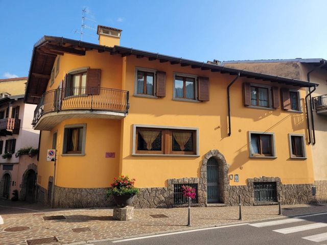 Mansion in Via Alfonso La Marmora 2, Castione della Presolana - Photo 1