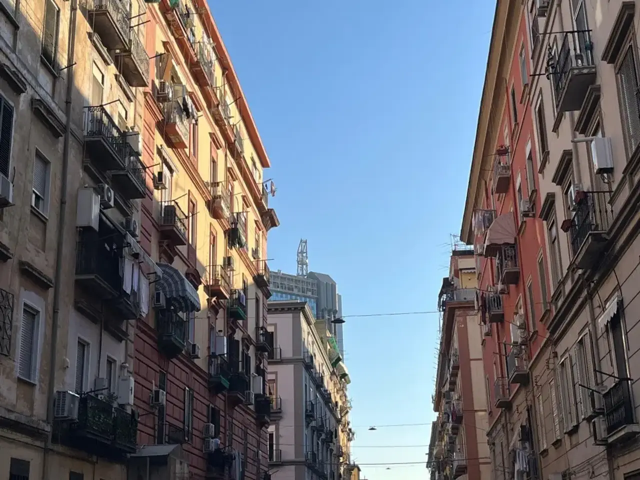 Negozio in Via Parma, Napoli, {3} - Foto 1