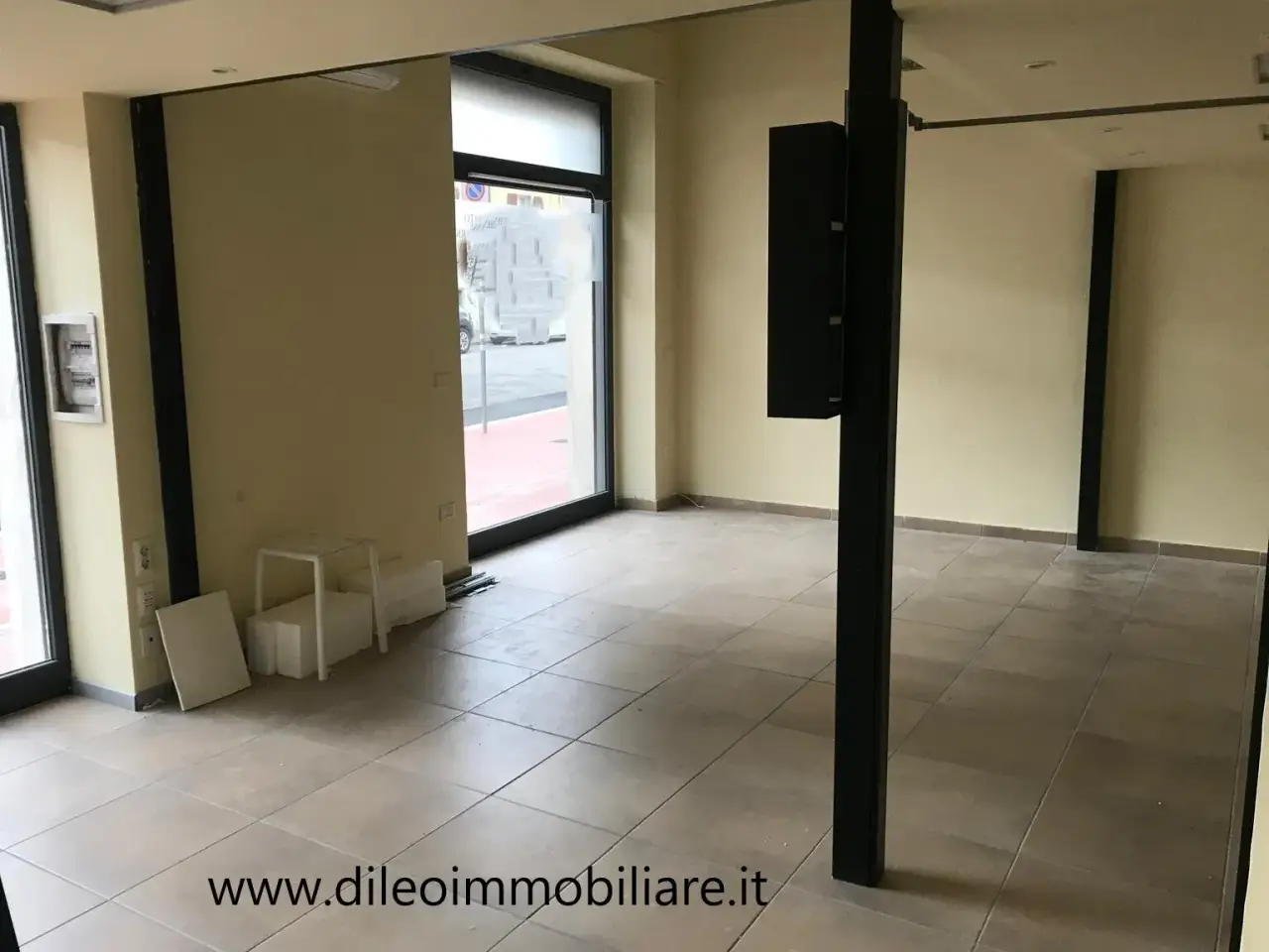 Palazzina commerciale in , Ascoli Piceno, {3} - Foto 1