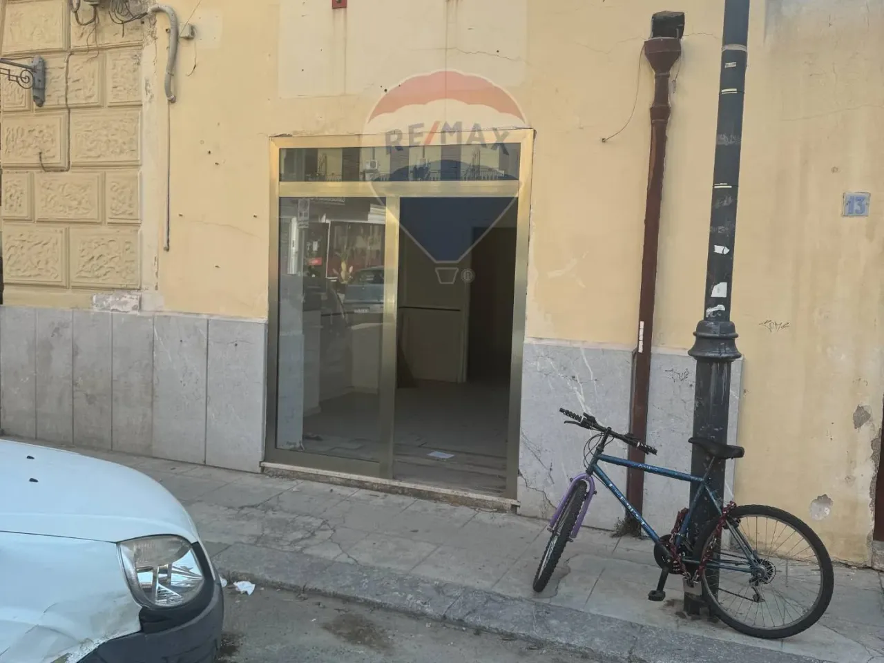 Negozio in Piazza Nasce' 12, Palermo, {3} - Foto 1
