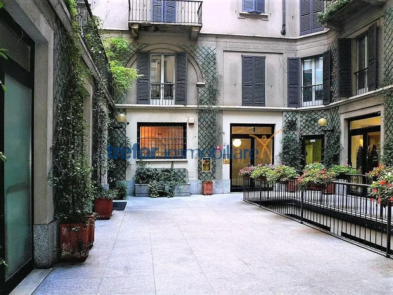 Ufficio in Viale Vittorio Veneto 32, Milano, {3} - Foto 2