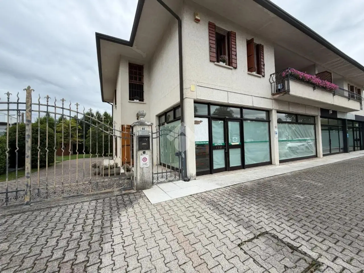 Negozio in Via Beltramini 42, San Zenone Degli Ezzelini, {3} - Foto 2