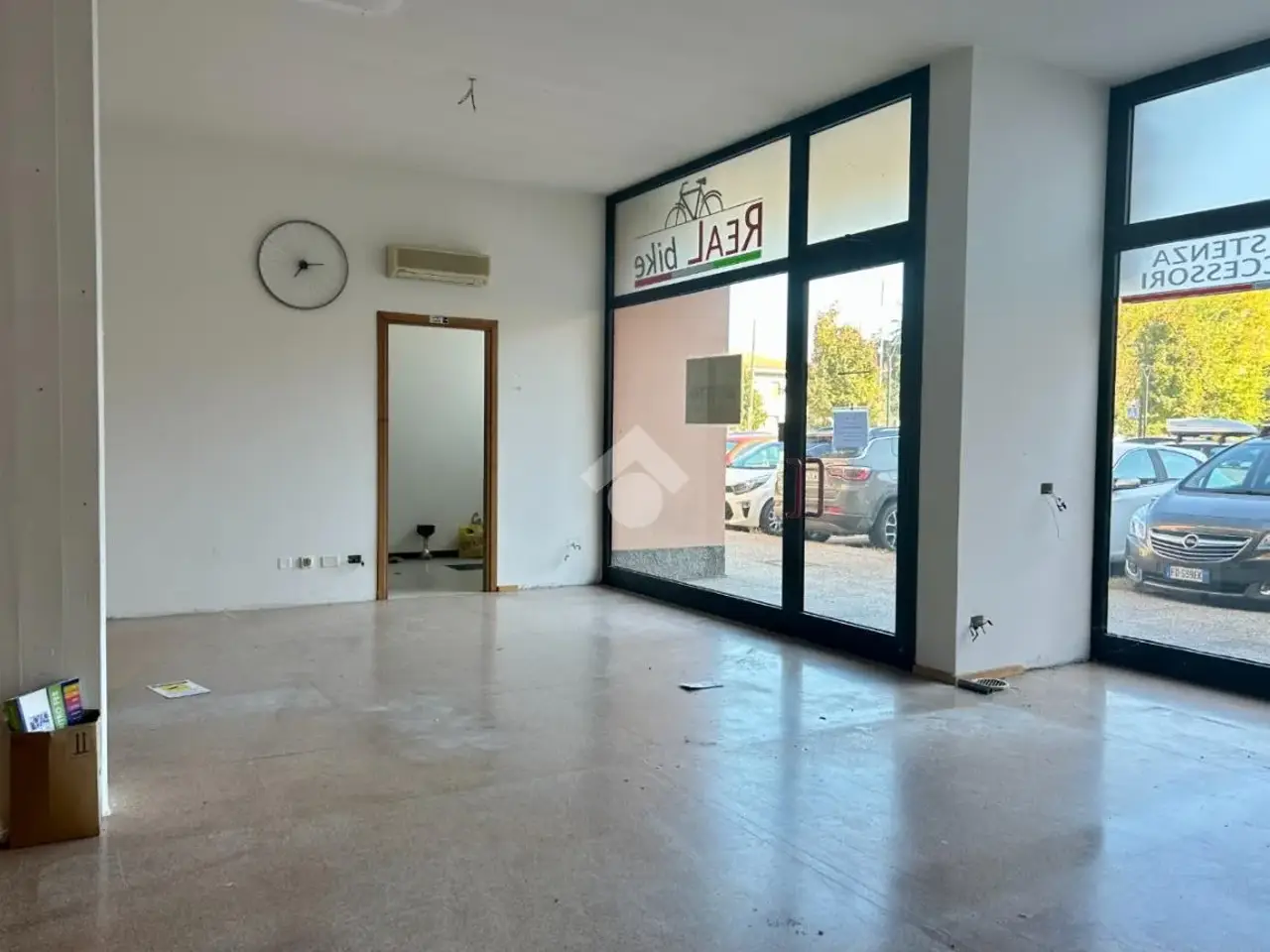Negozio in Via Marconi 69, Castel D'Azzano, {3} - Foto 2