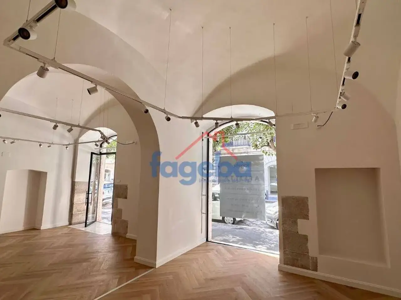 Negozio in Corso Vittorio Emanuele 209, Trani, {3} - Foto 1