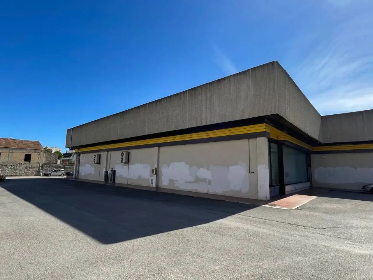 Negozio in Via G. Fioravanti 7, San Benedetto del Tronto, {3} - Foto 1