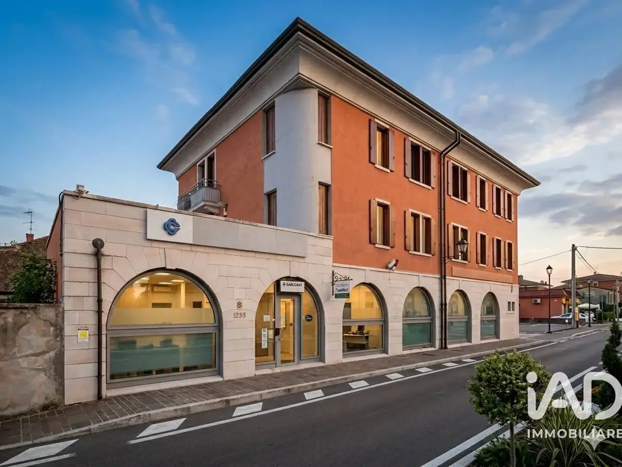 Ufficio in Via Trento E Trieste, Roverbella, {3} - Foto 1