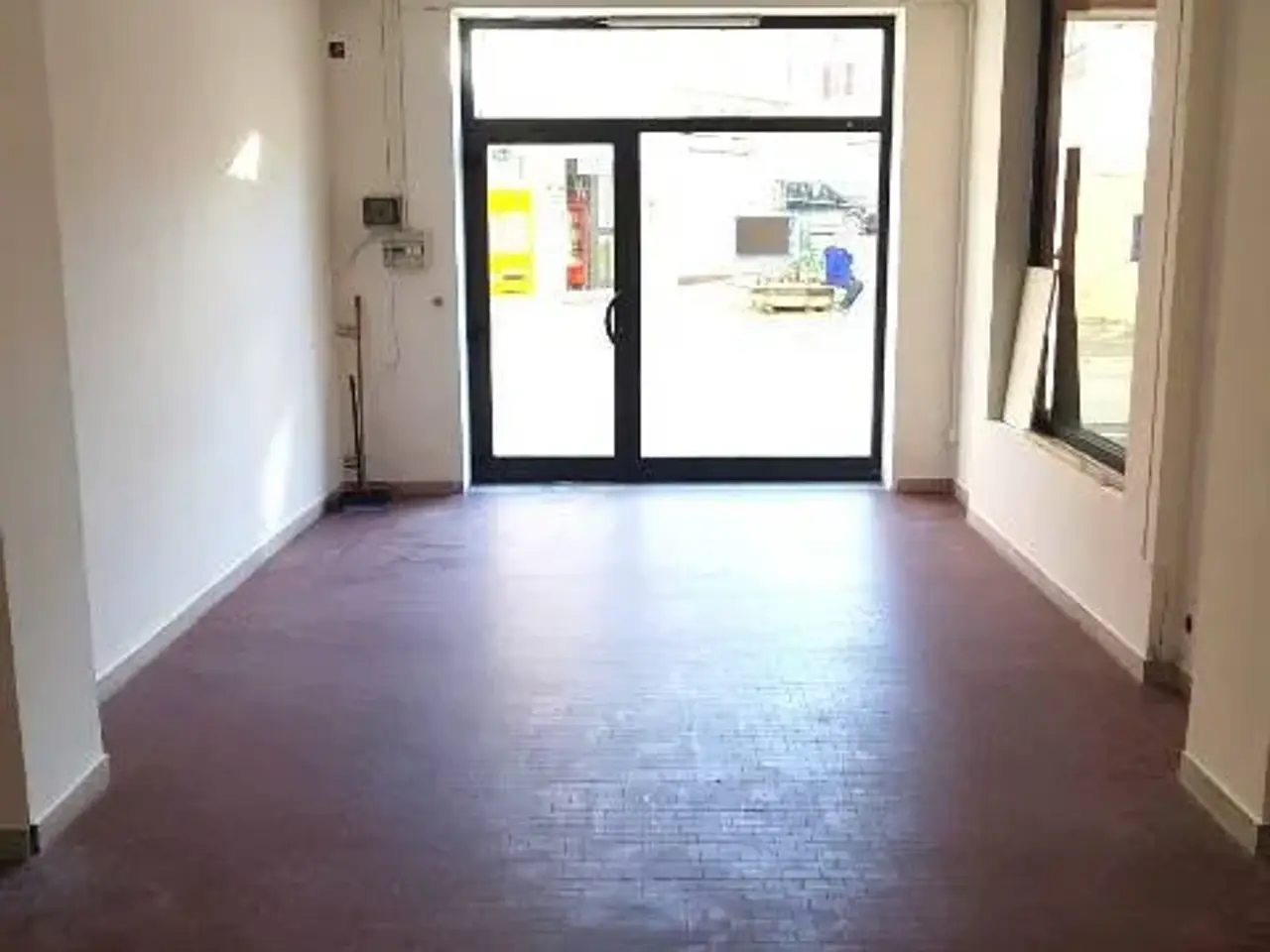 Negozio in Viale Eustachio, San Severino Marche, {3} - Foto 1