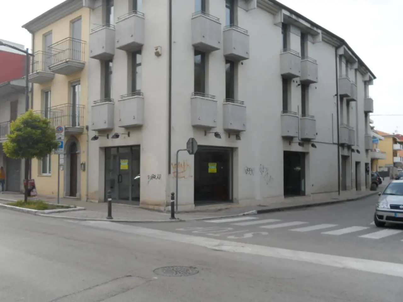 Negozio in Via Filippo Turati 29, San Benedetto del Tronto, {3} - Foto 1