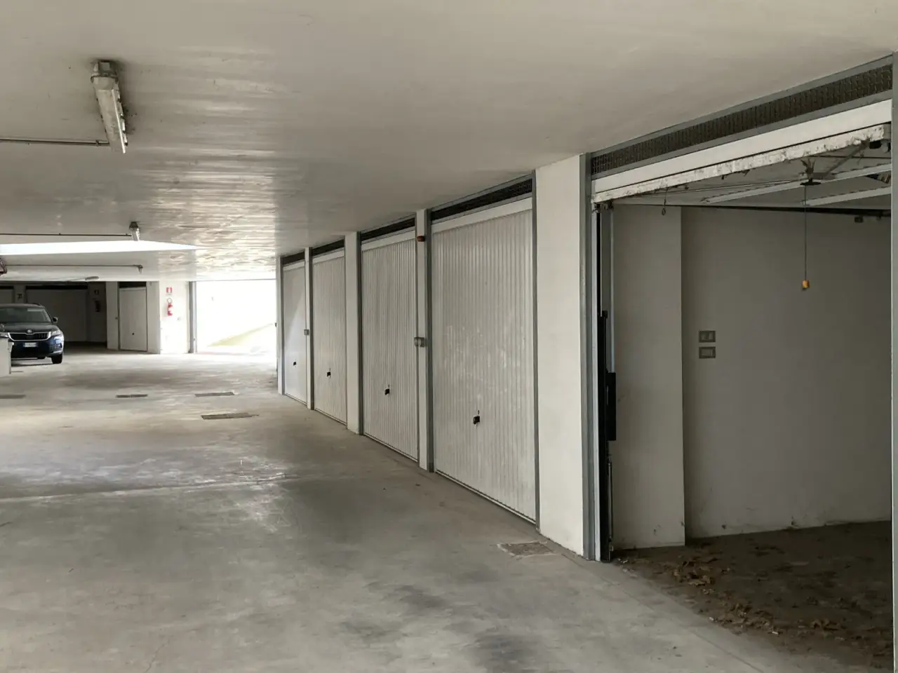 Garage - Autosilos - Parcheggio in Via Raffaele Schiavone 10, Salerno, {3} - Foto 2