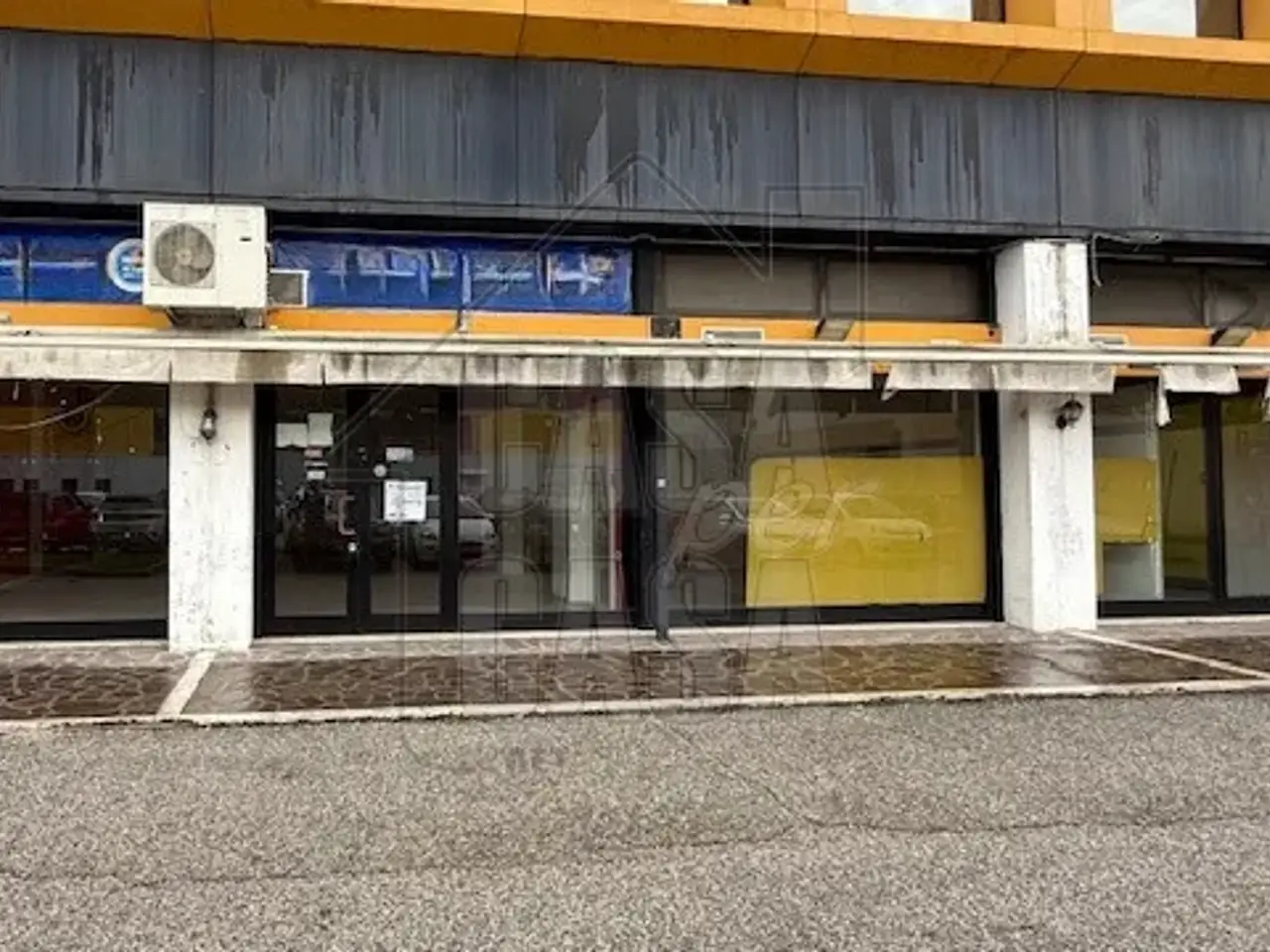 Negozio in Via Venezia, Padova, {3} - Foto 1