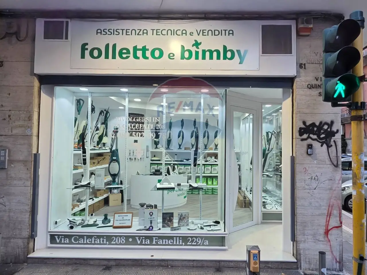Esercizio commerciale in Via Calefati 208, Bari, {3} - Foto 1