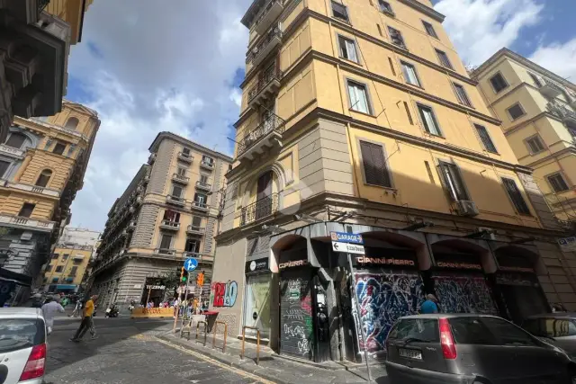 Negozio in Via Gregorio Mattei 1, Napoli - Foto 1