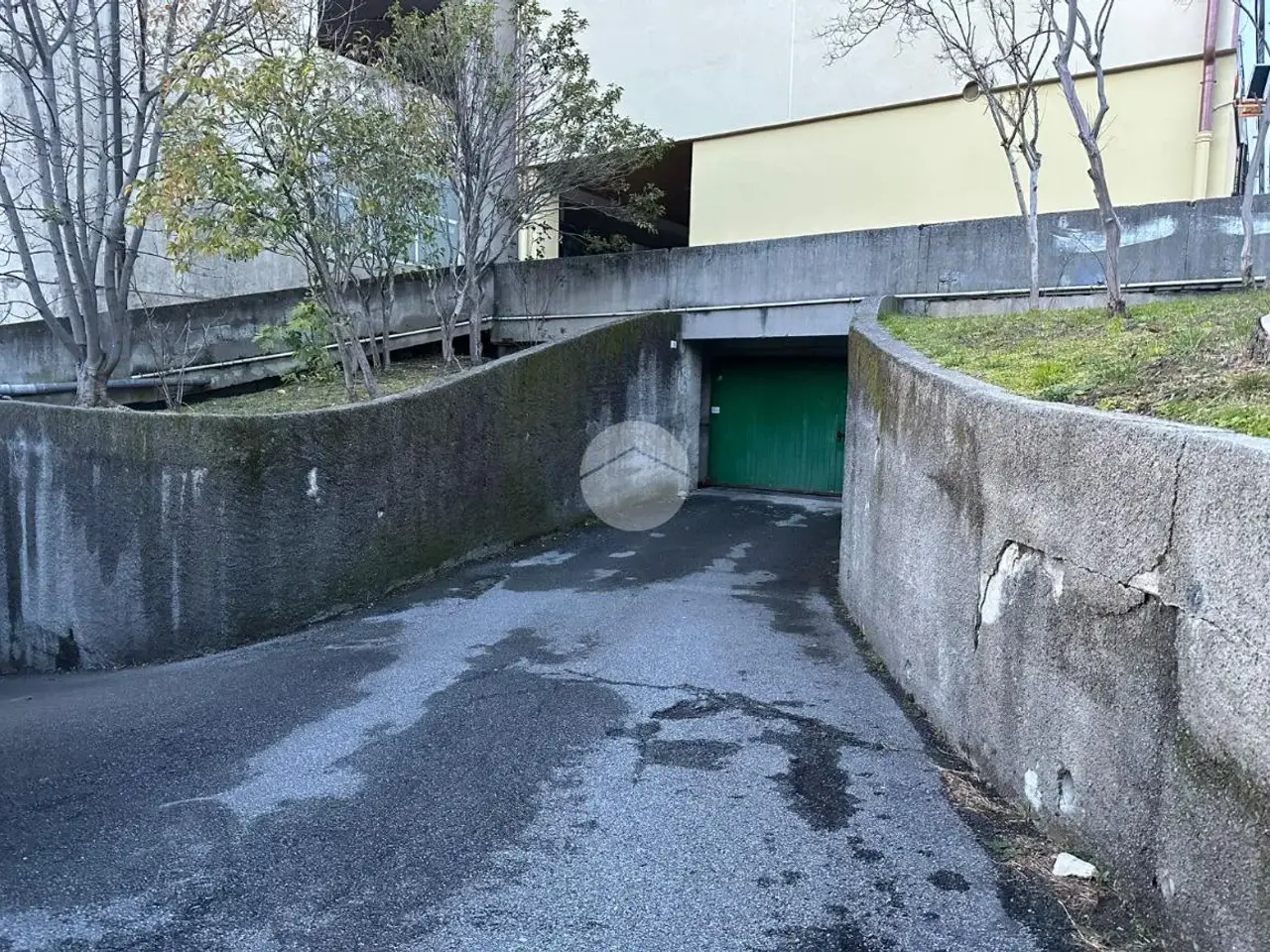 Magazzino in Via Pietro Leva 18, Genova, {3} - Foto 1