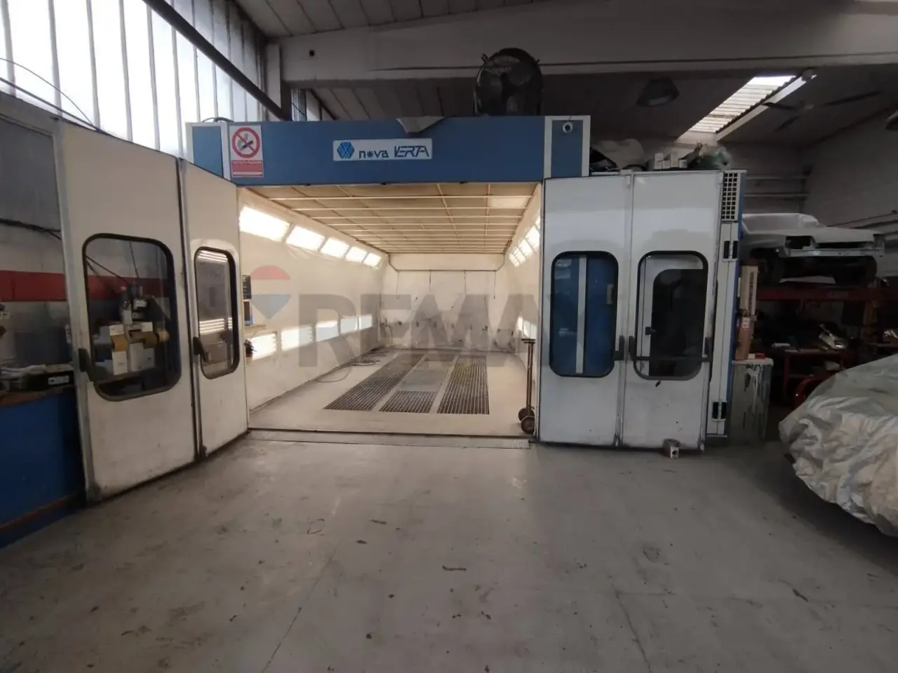 Esercizio commerciale in Viale delle Industrie, Paderno Dugnano, {3} - Foto 1