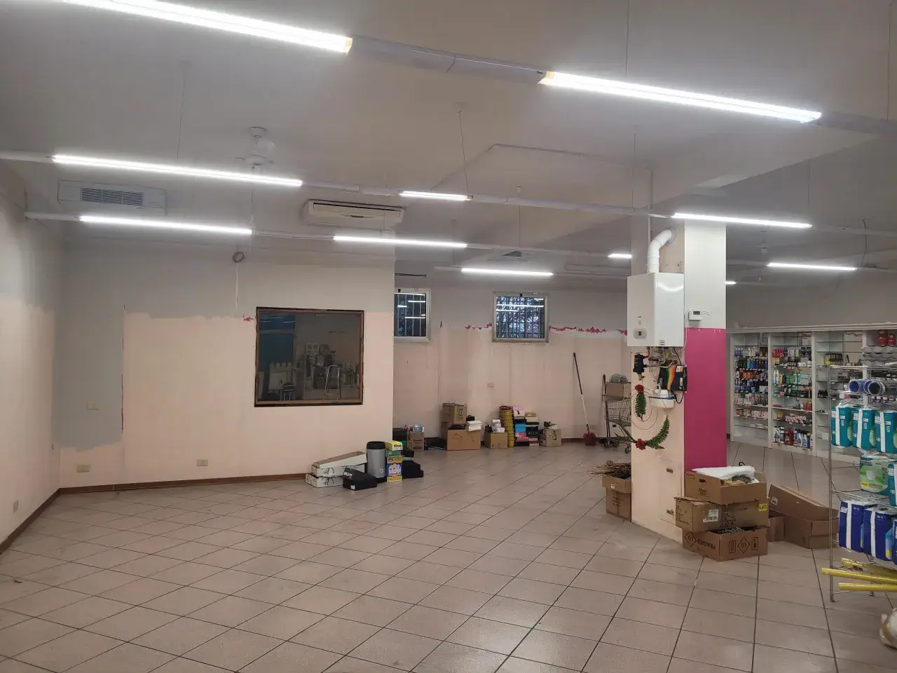 Negozio in , Maranello, {3} - Foto 1