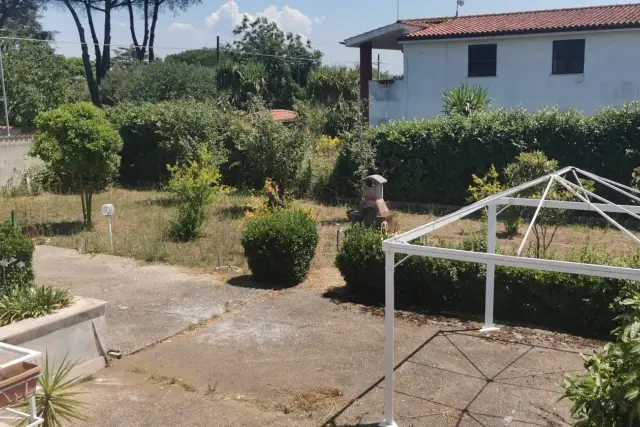 Villa in Via Aurelio Saffi 32, Aprilia - Foto 1