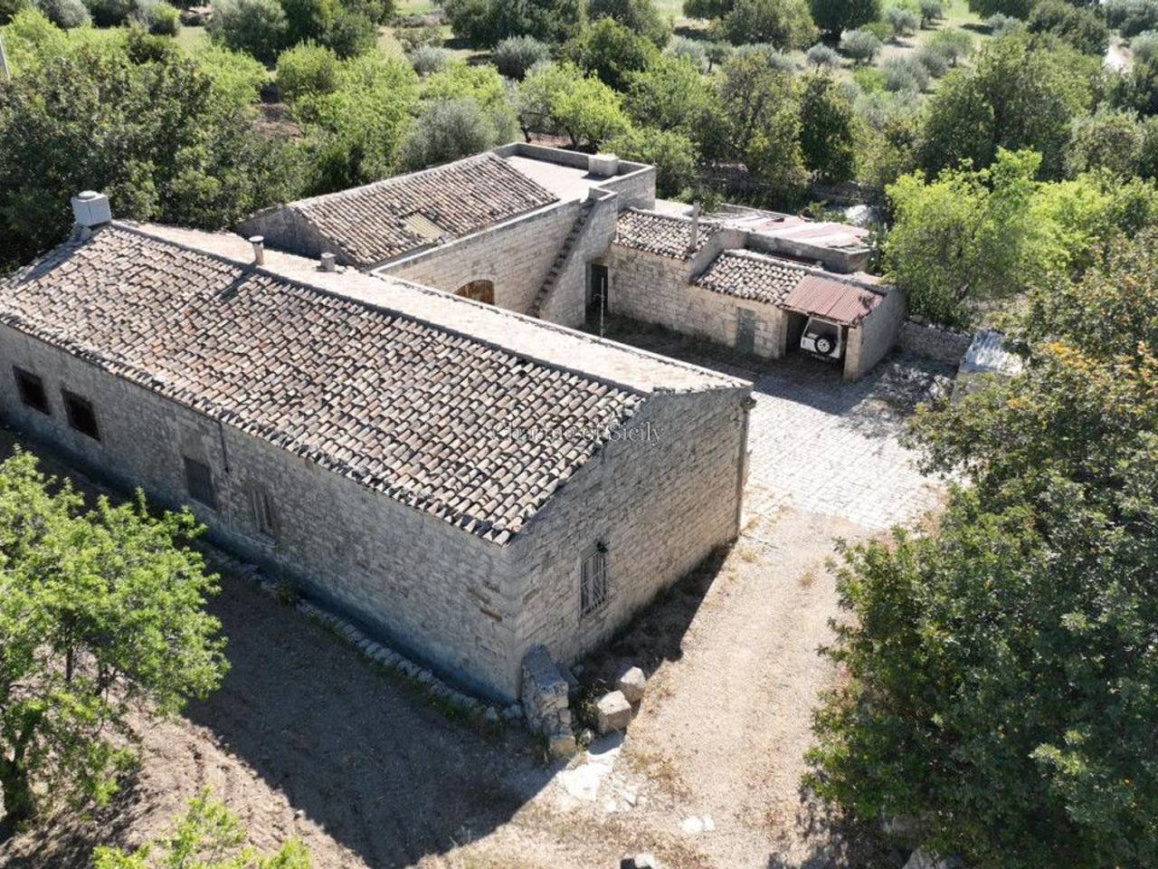 casa indipendente in vendita a Modica in zona Frigintini