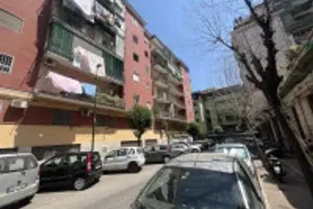 Negozio in Viale delle Nebulose, Napoli - Foto 1