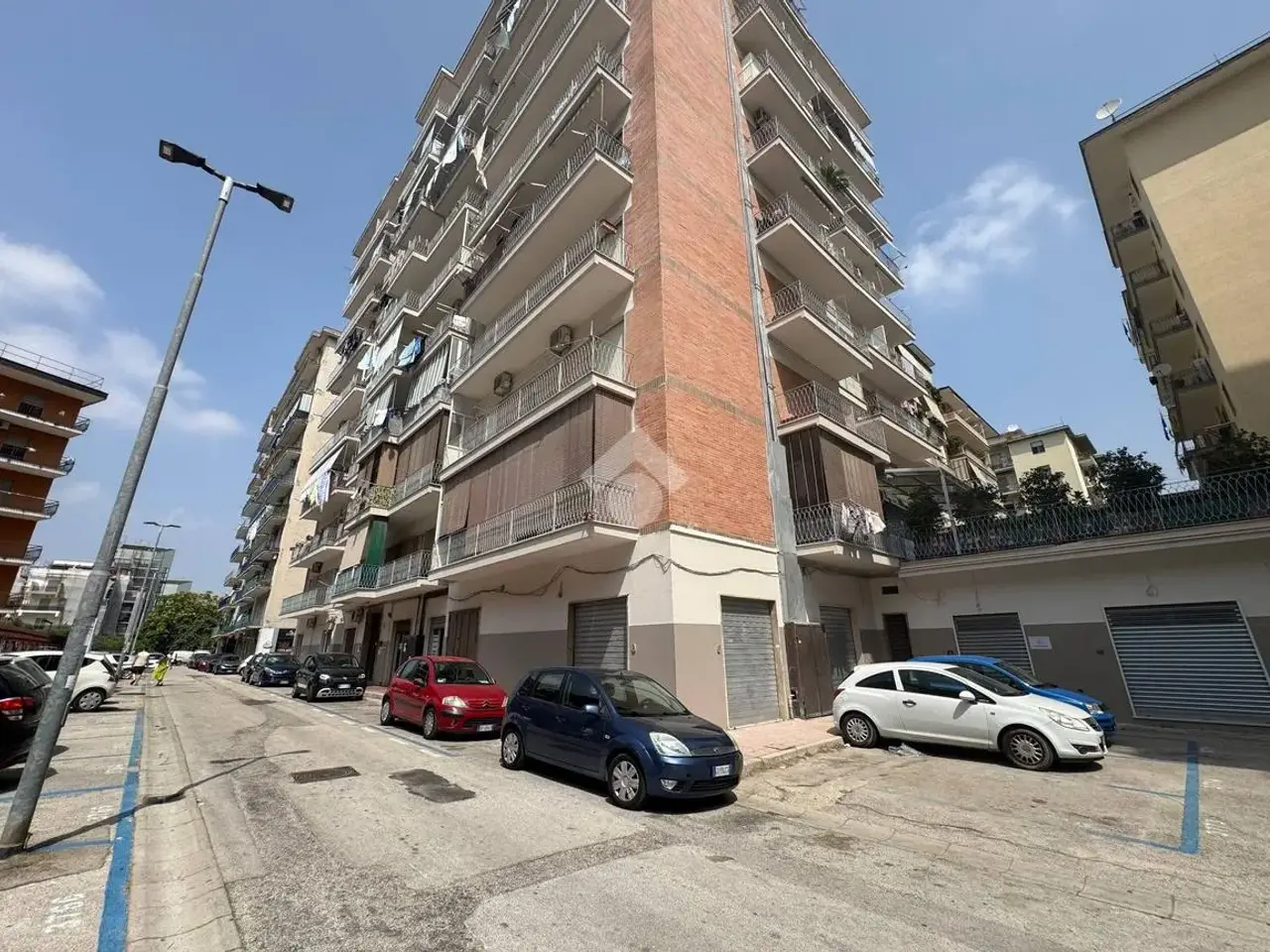 Negozio in Via Caravaggio 82, Aversa, {3} - Foto 1