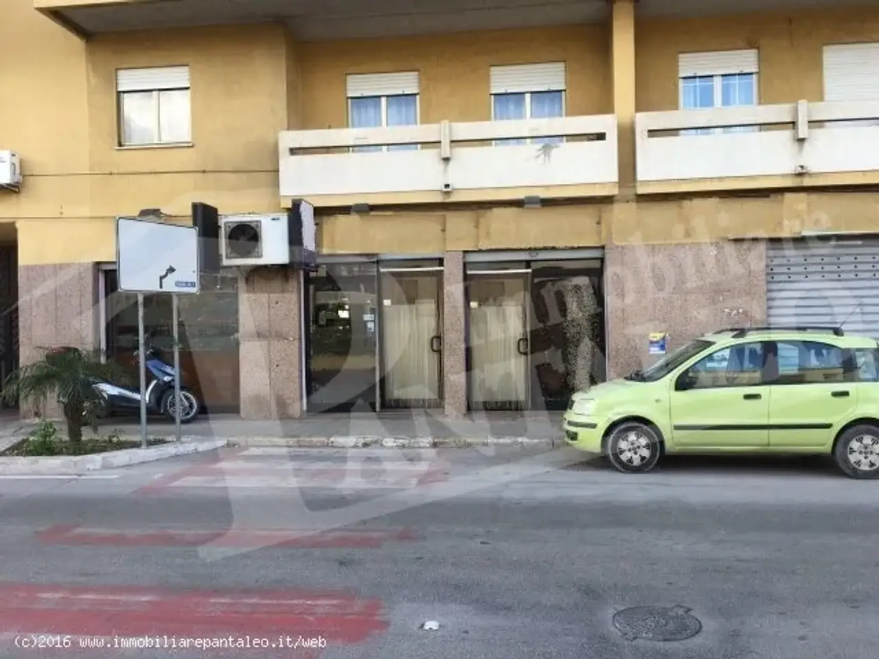 Esercizio commerciale in 
Via Trapani									, 
Marsala									, Marsala, {3} - Foto 1