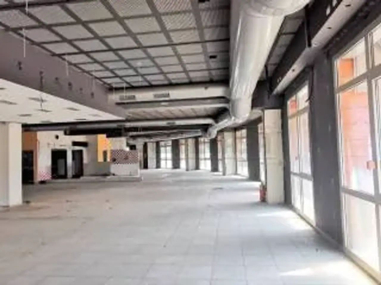 Palazzina commerciale in Viale del Lavoro, Vicenza, {3} - Foto 2