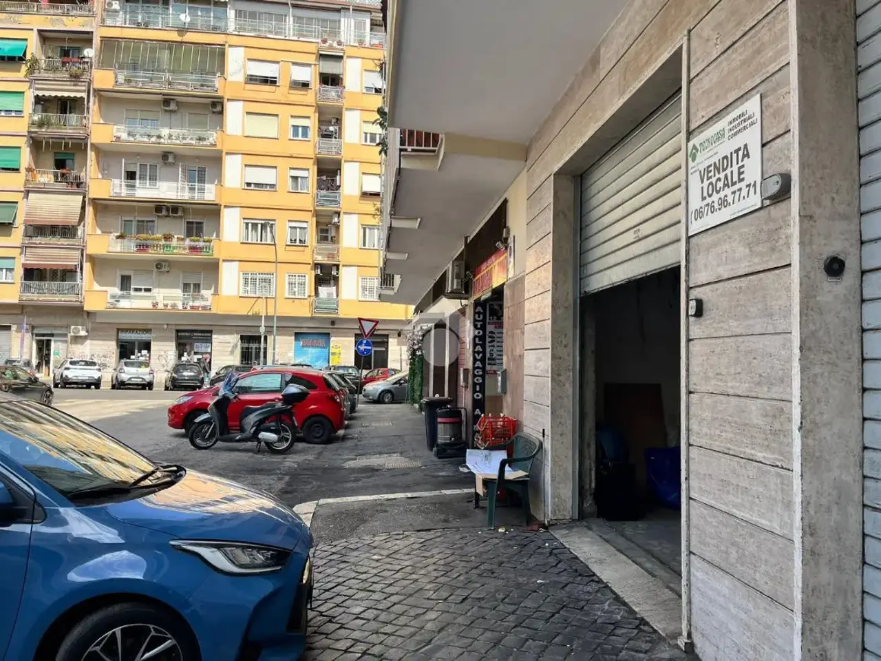 Negozio in Via Cosimo Bertacchi 10, Roma, {3} - Foto 1