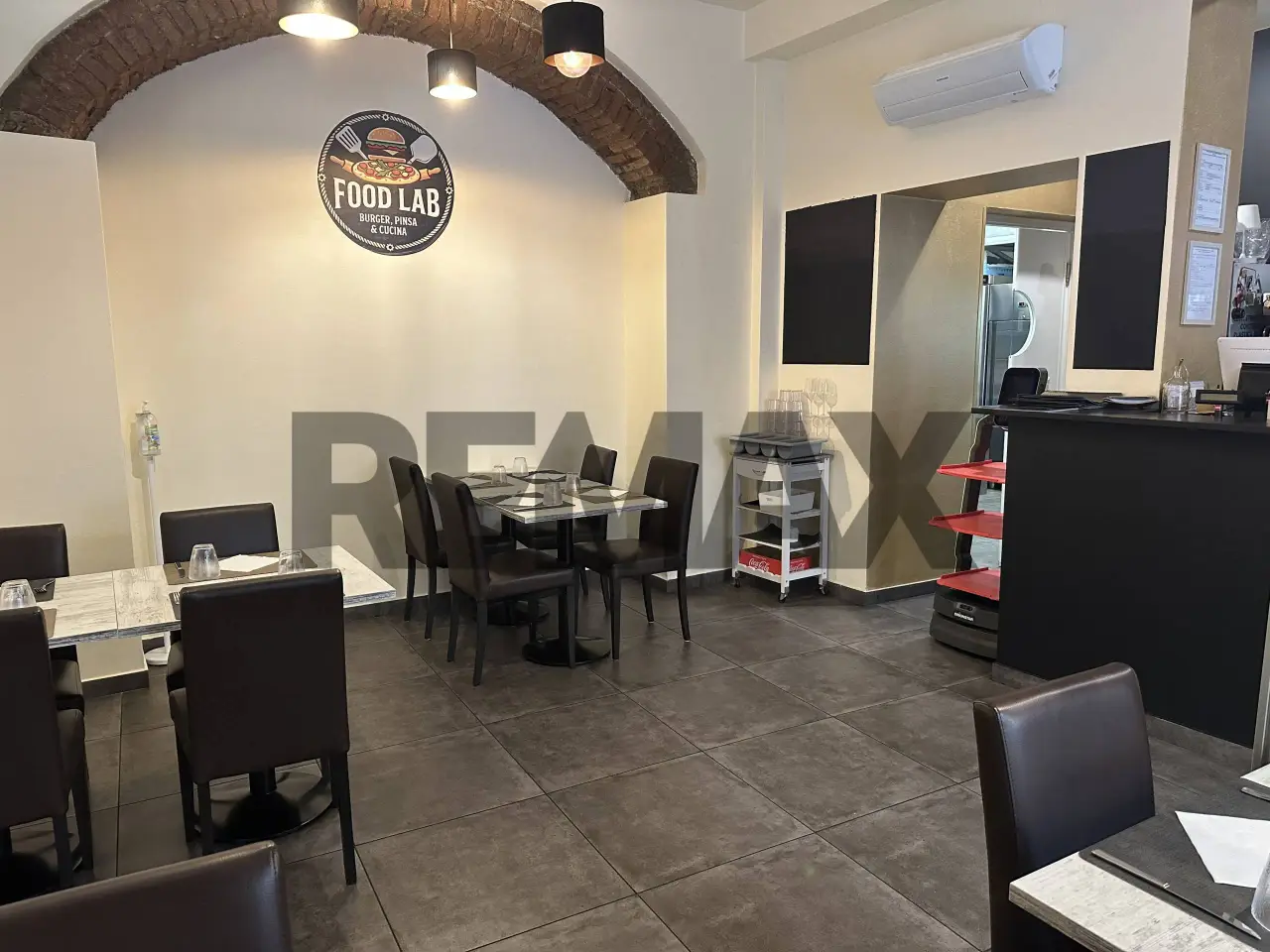 Negozio in Via Mazzini 18, Gallarate, {3} - Foto 1