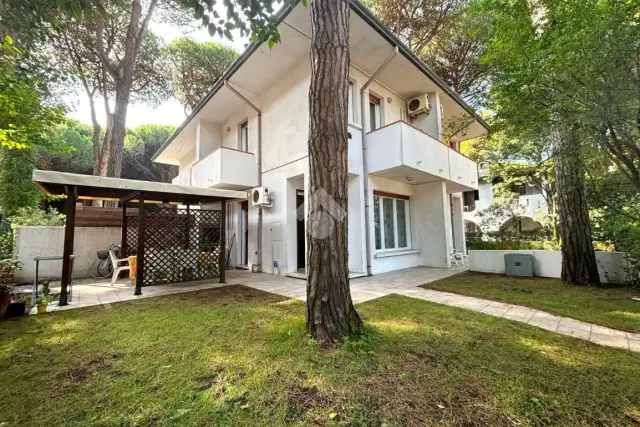 Terraced house in Viale Leoncavallo, Comacchio - Photo 1