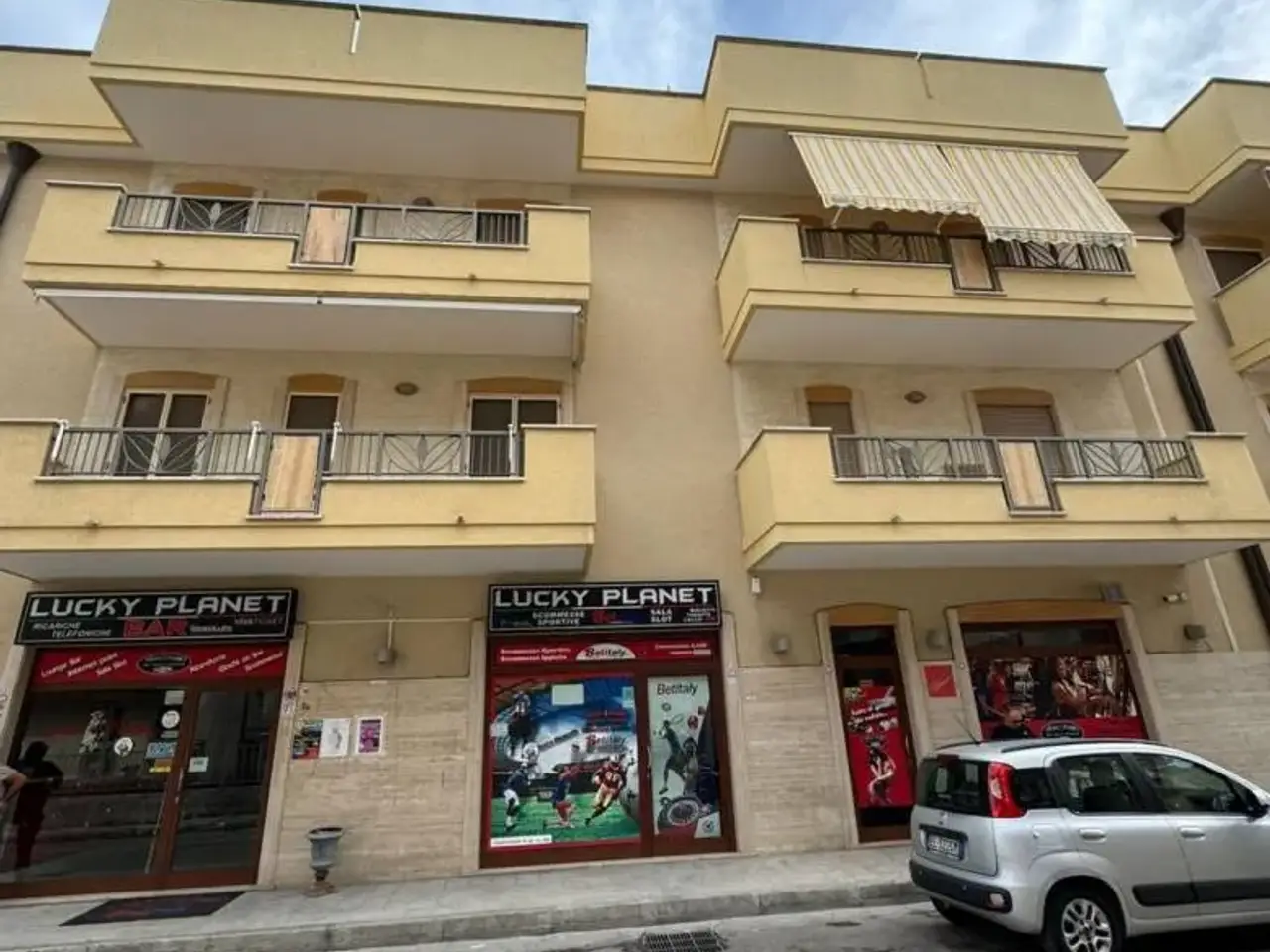 Locale commerciale in Via Enrico Fermi 6b San Giorgio Ionico, San Giorgio Ionico, {3} - Foto 1