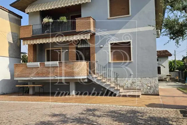 Terraced house in Via Franciacorta 9, Ospitaletto - Photo 1