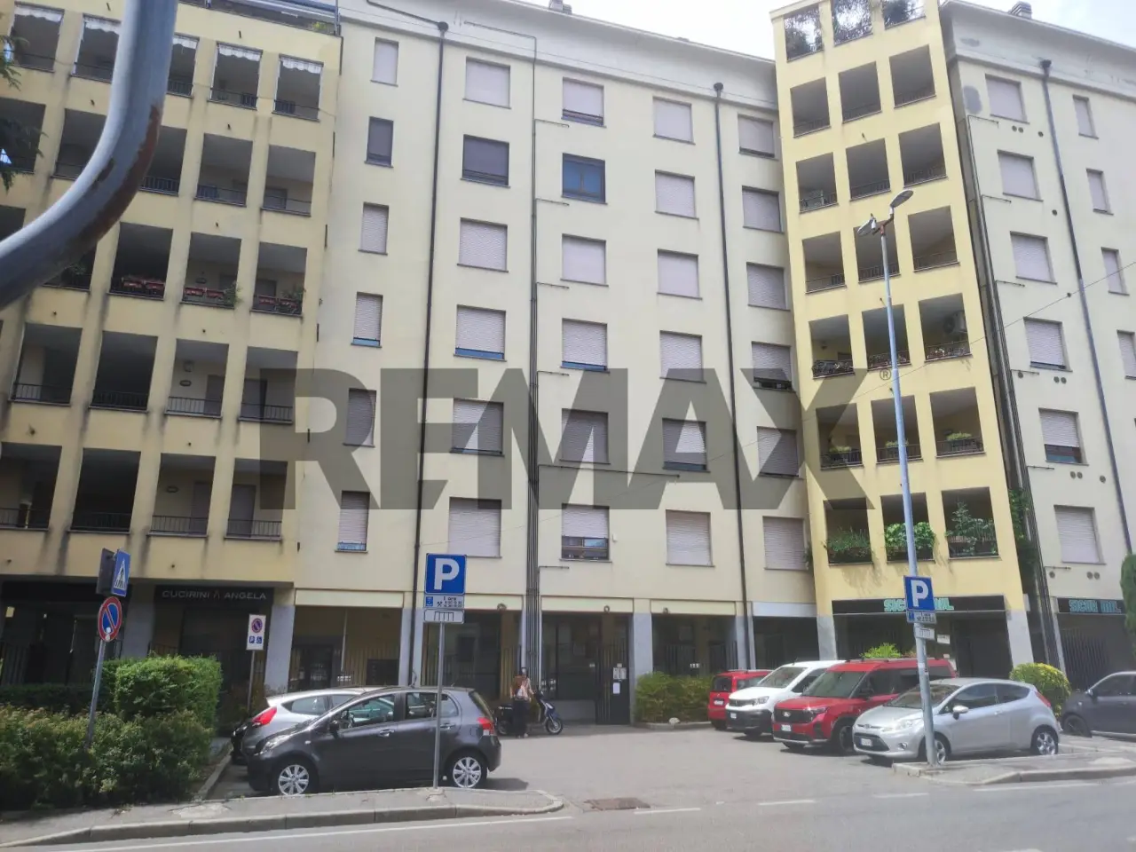 Negozio in Via Ferni 2, Gallarate, {3} - Foto 2