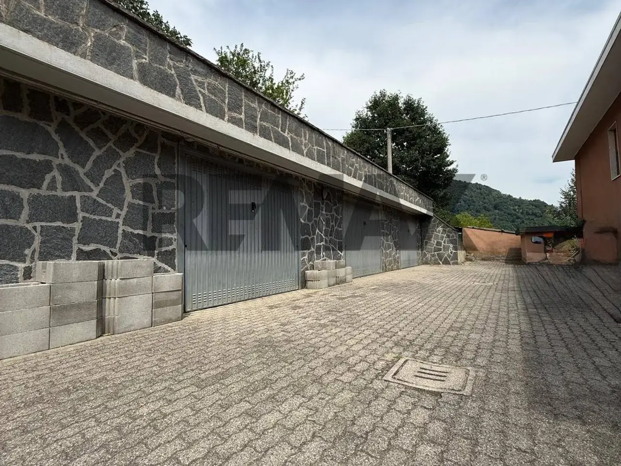Magazzino in Via Clanezzo 11, Almenno San Salvatore, {3} - Foto 1