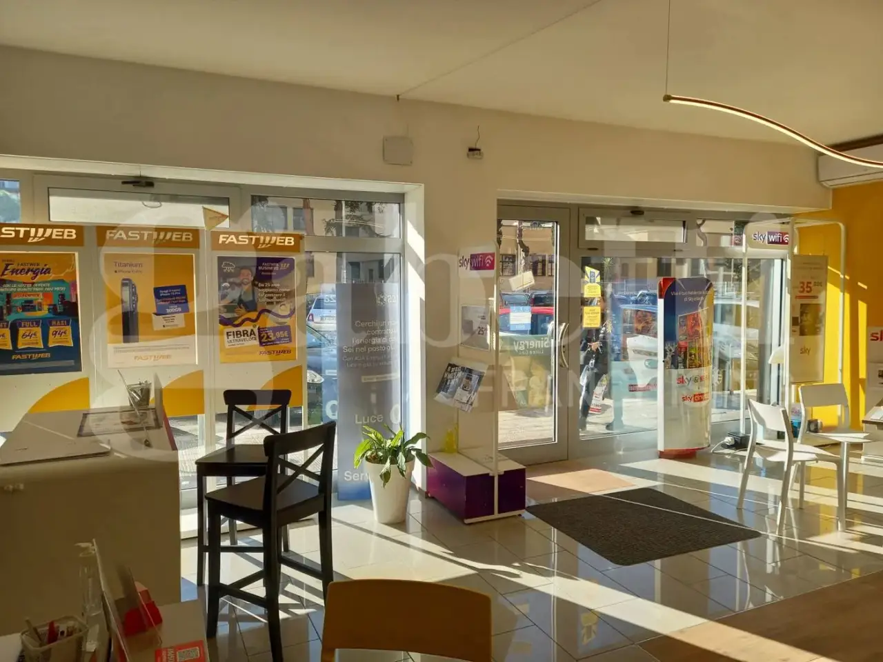 Esercizio commerciale in , Bari, {3} - Foto 2