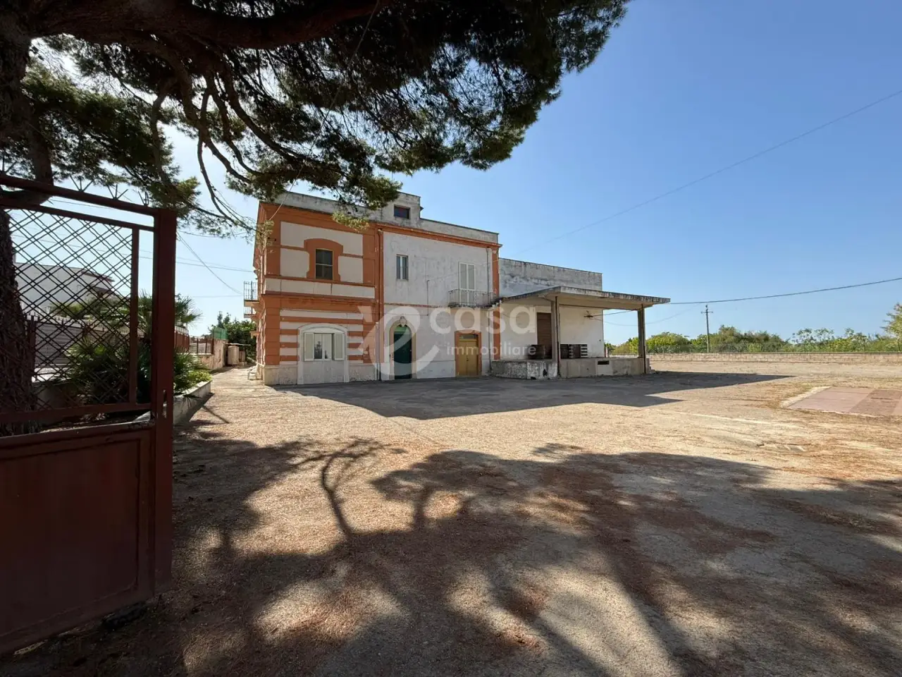 Palazzina commerciale in Via Calabria 6, Rutigliano, {3} - Foto 2