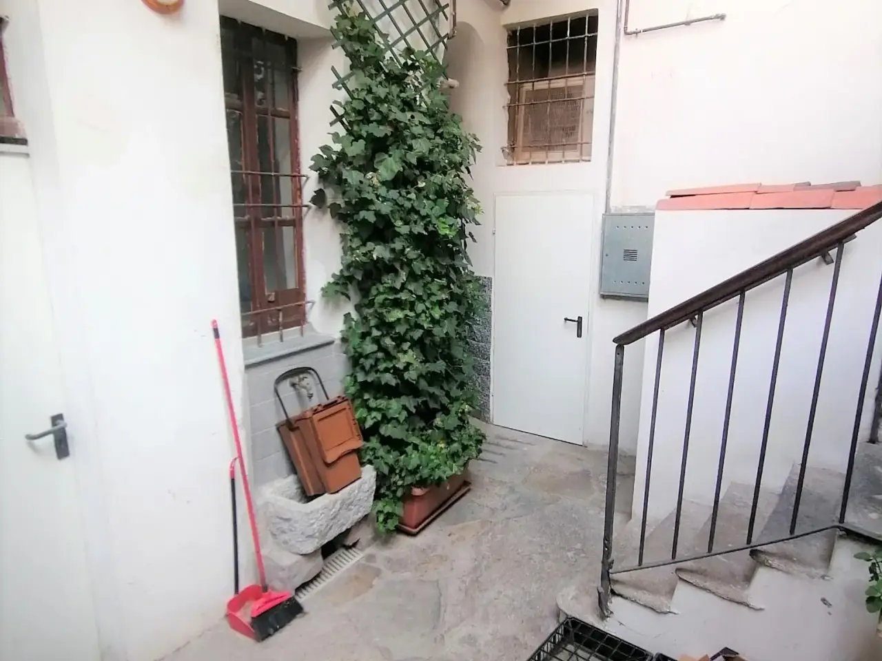 Negozio in Via Emanuele Foa, Vercelli, {3} - Foto 2