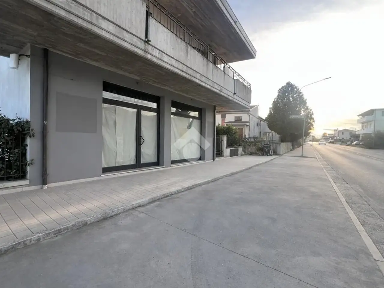 Negozio in Via Val Vomano 30, Roseto Degli Abruzzi, {3} - Foto 1