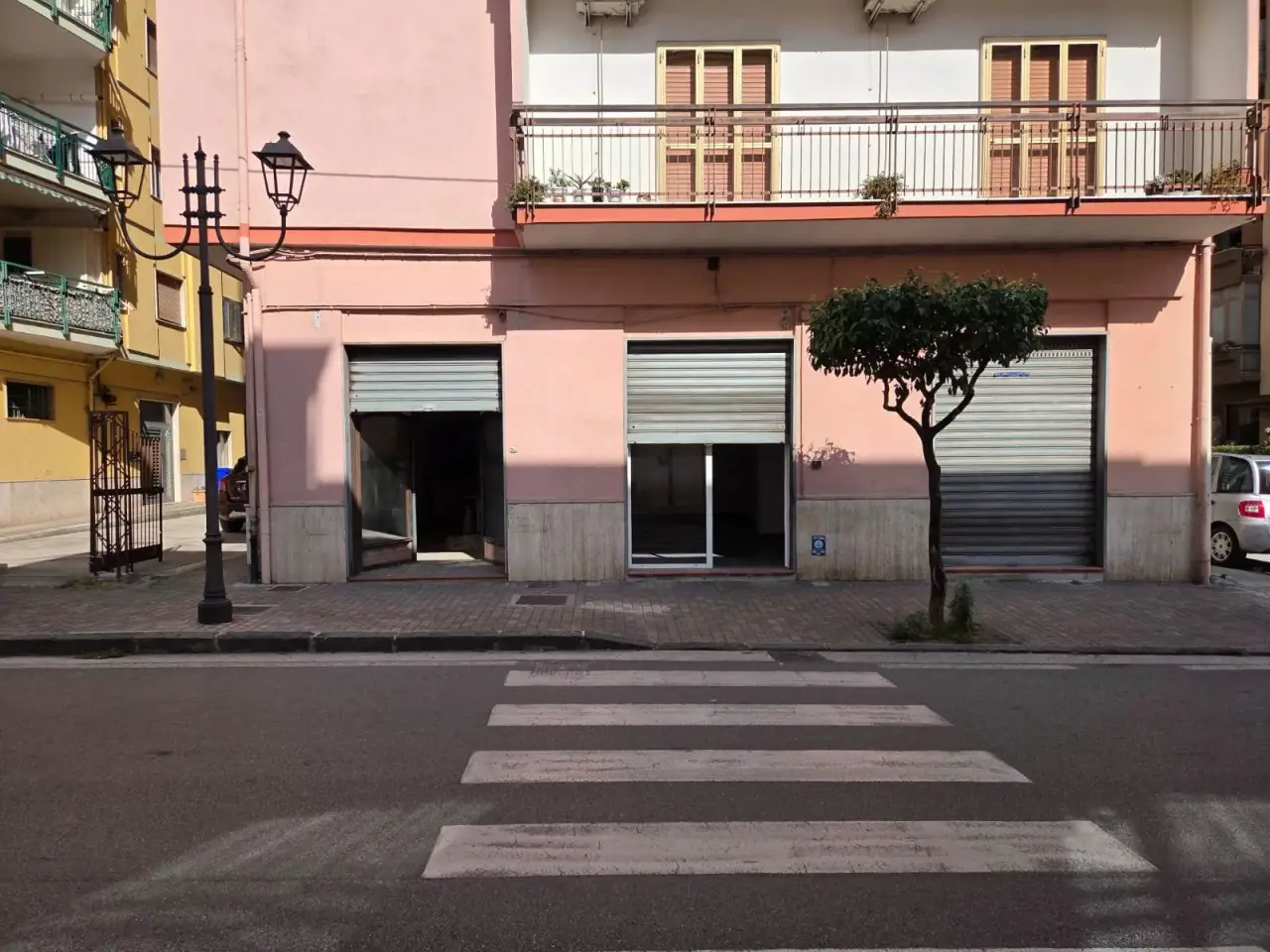 Negozio in Via Gonzaga, Battipaglia, {3} - Foto 2