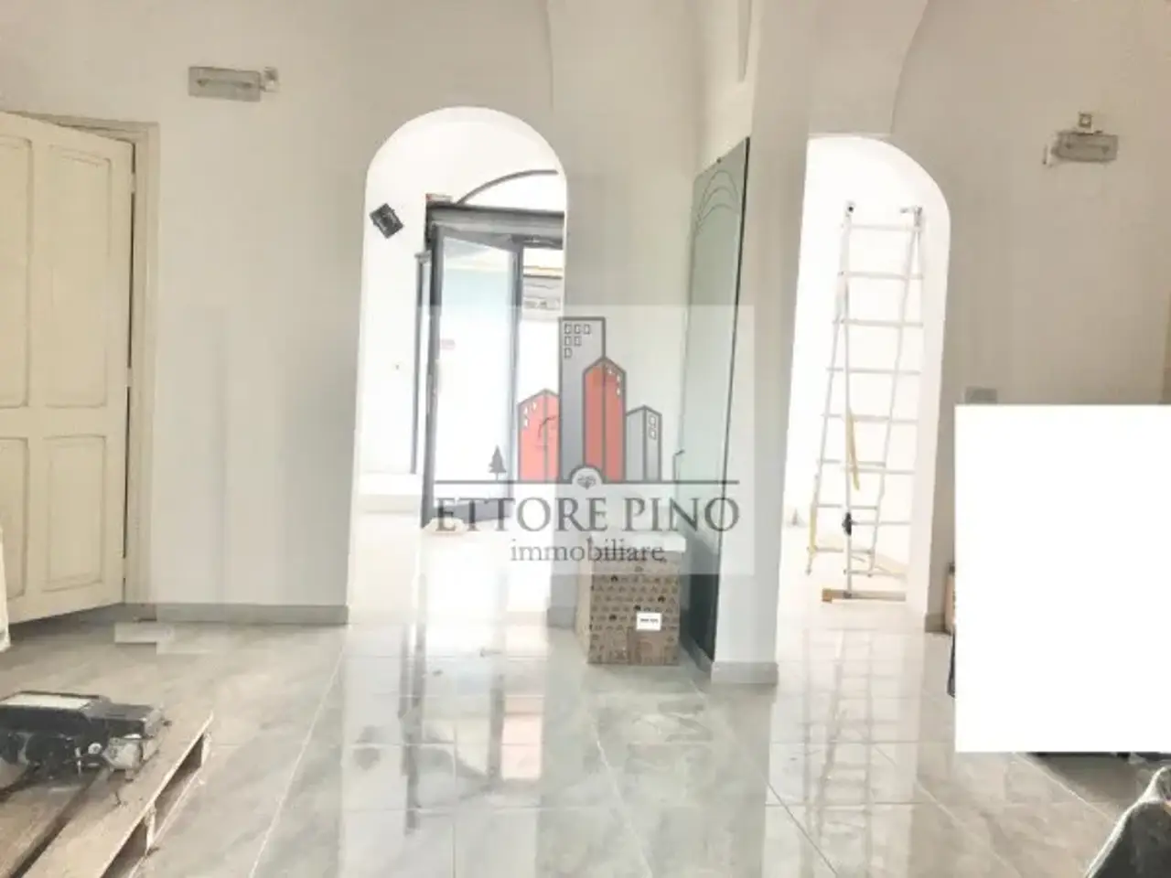 Negozio in Via Vittorio Veneto, Tuglie, {3} - Foto 2